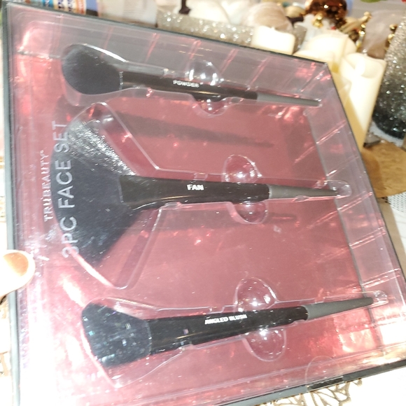 3 PC FACE BRUSH SET - Picture 6 of 7